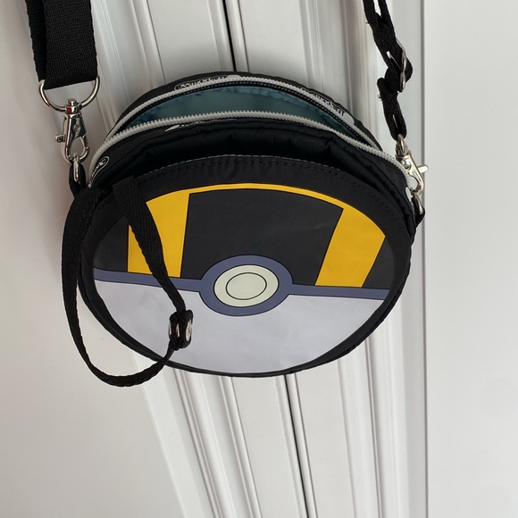 lesportsac pokemon round bag - Picture 5 of 6